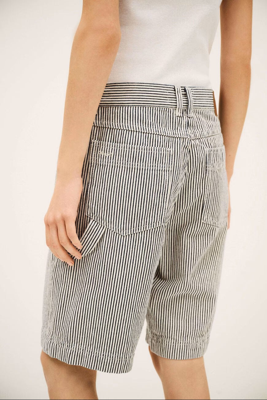 Cisae Ecru Short