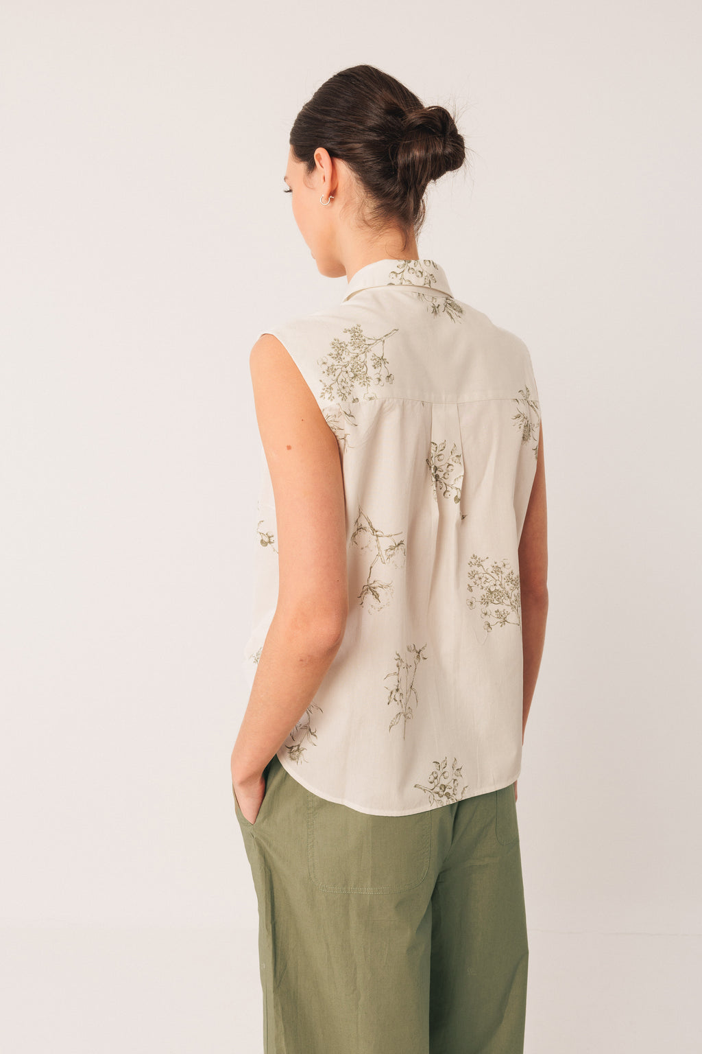 Khaki Print Sleeveless Shirt