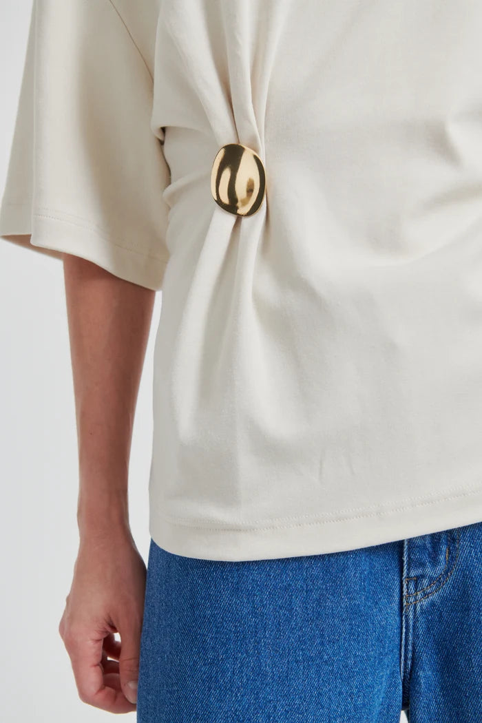 Enora Brooch Tee - Soft Beige