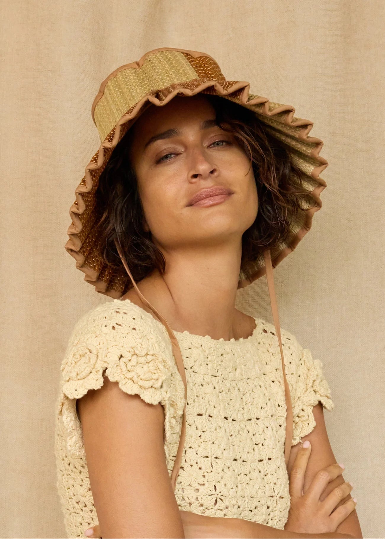 Honey bird Garden Capri Hat