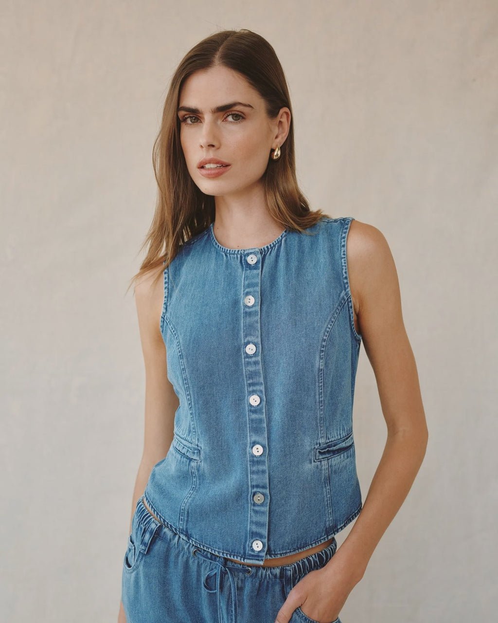 High Neck Fitted Vest - Medium Vintage