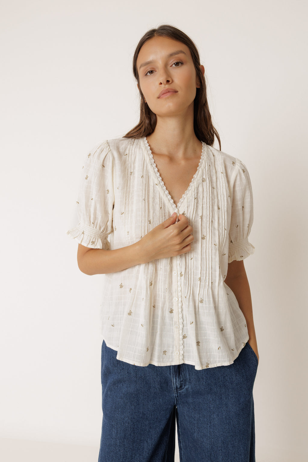 Boxy Schiffli Shirt