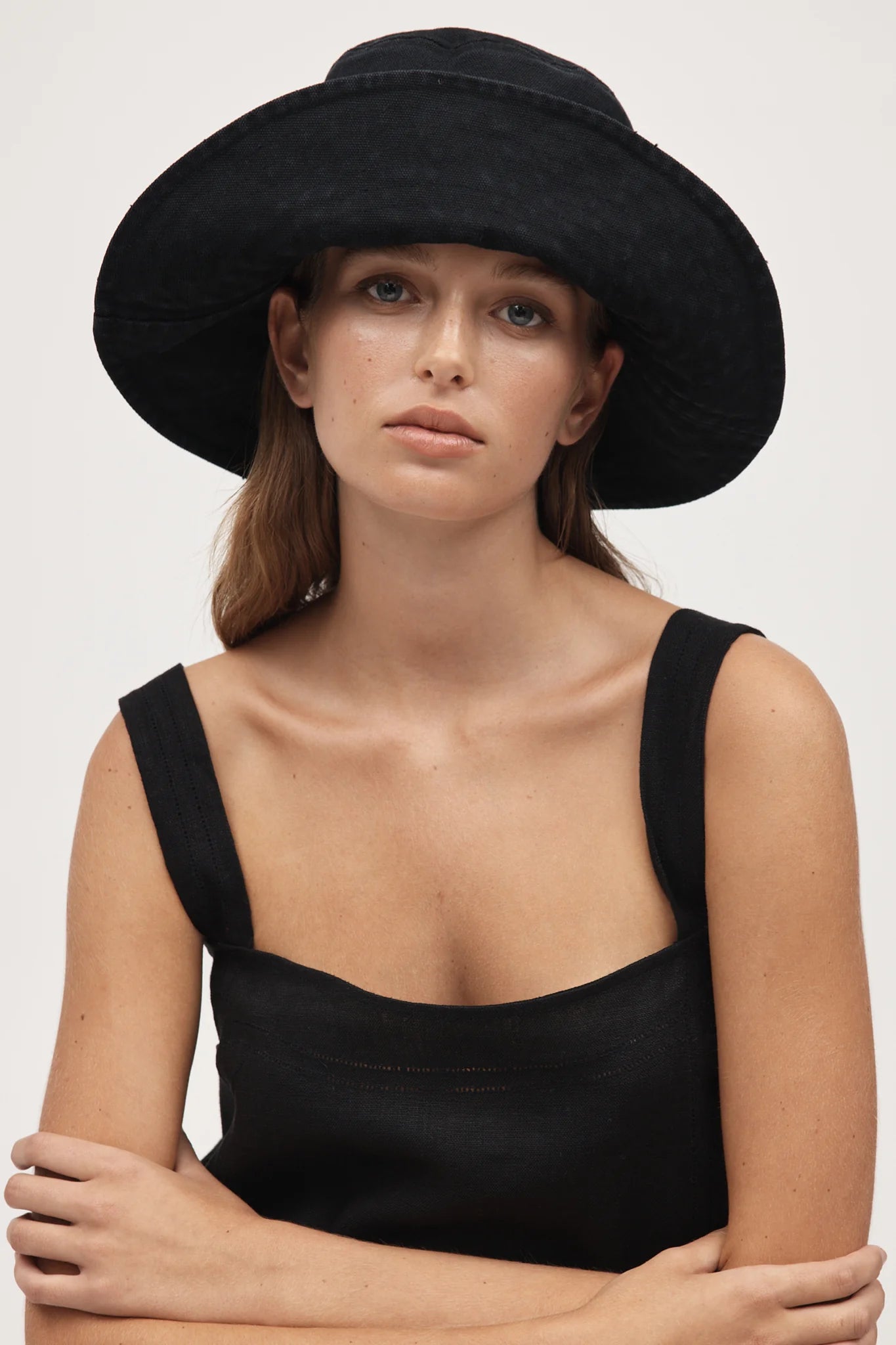 Nonna Clean Hem Hat