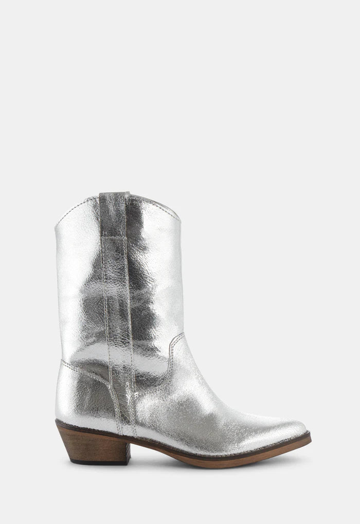 Tracey Boot
