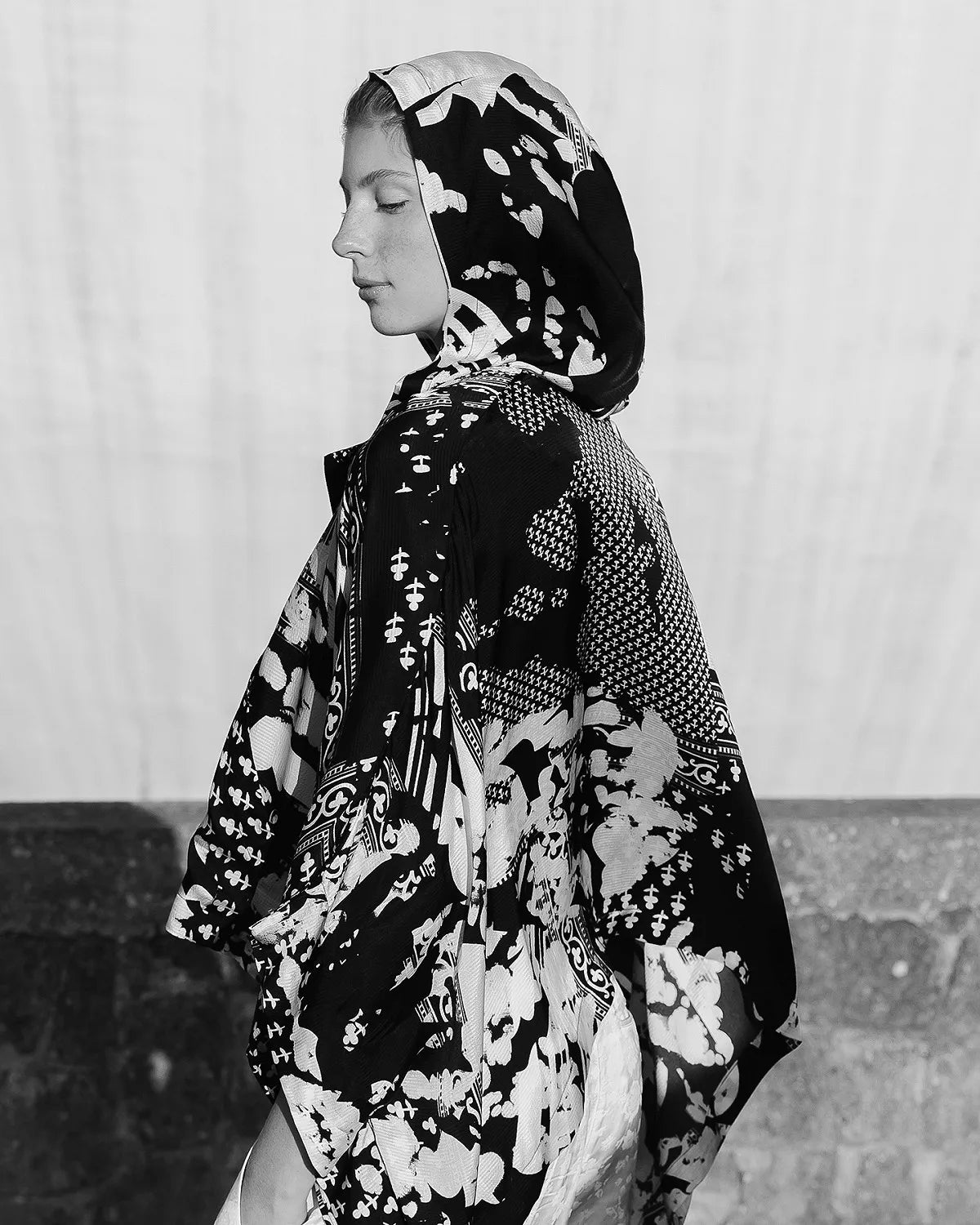 Waddine B & W Hoodie Top OS