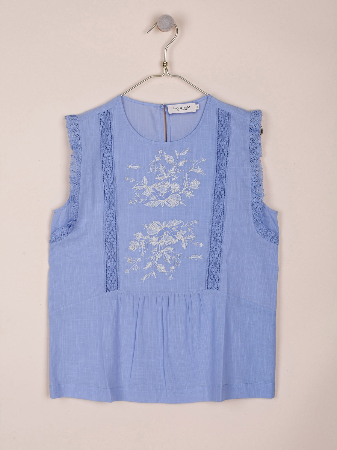 Sleeveless Embroided Top