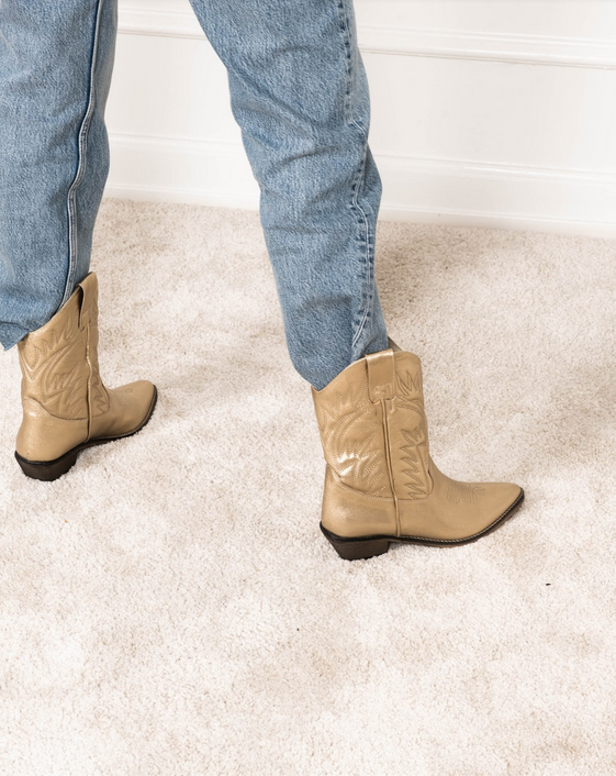 Frances Boots