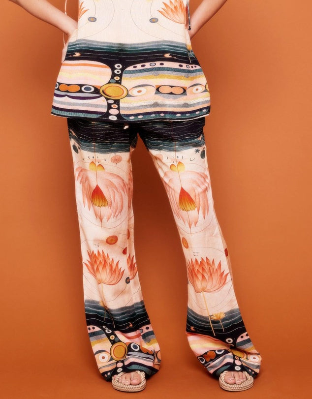 Lotus Loose Flare